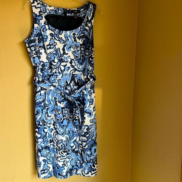 H&M Dresses & Skirts - H&M Dress Sleeveless blues on white 12